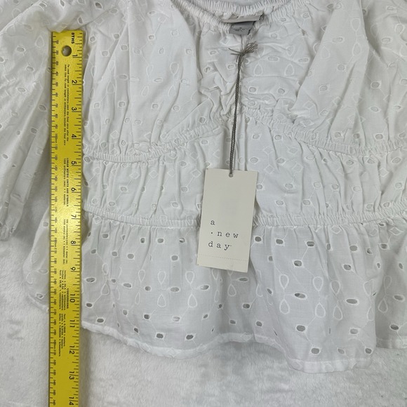 A New Day Womens White Eyelet Off The Shoulder Crop Top Blouse Sz S Boho NWT - Picture 9 of 13